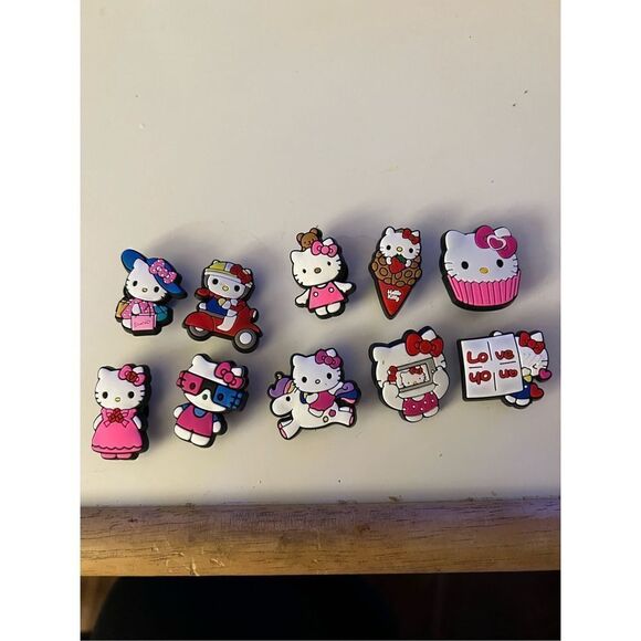 Hello Kitty Croc Charms 10 Pack - Picture 1 of 14